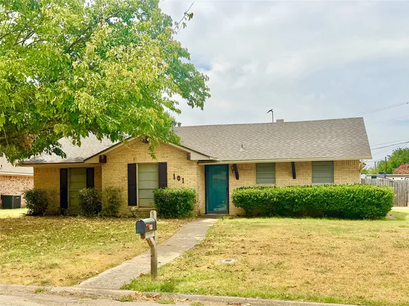 101 Diane Dr, Sanger, TX 76266