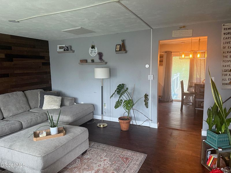 4th image of 752 7th Avenue