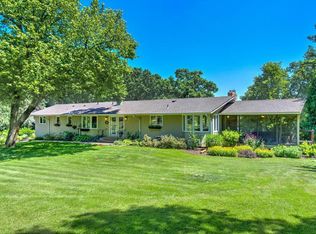 13 Duck Pass Rd, North Oaks, MN 55127