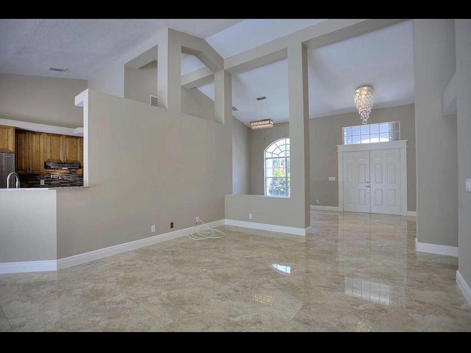 1st image of 31 Meadows Park Ln