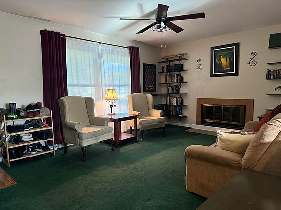 5th image of 1003 Fieldcrest Dr