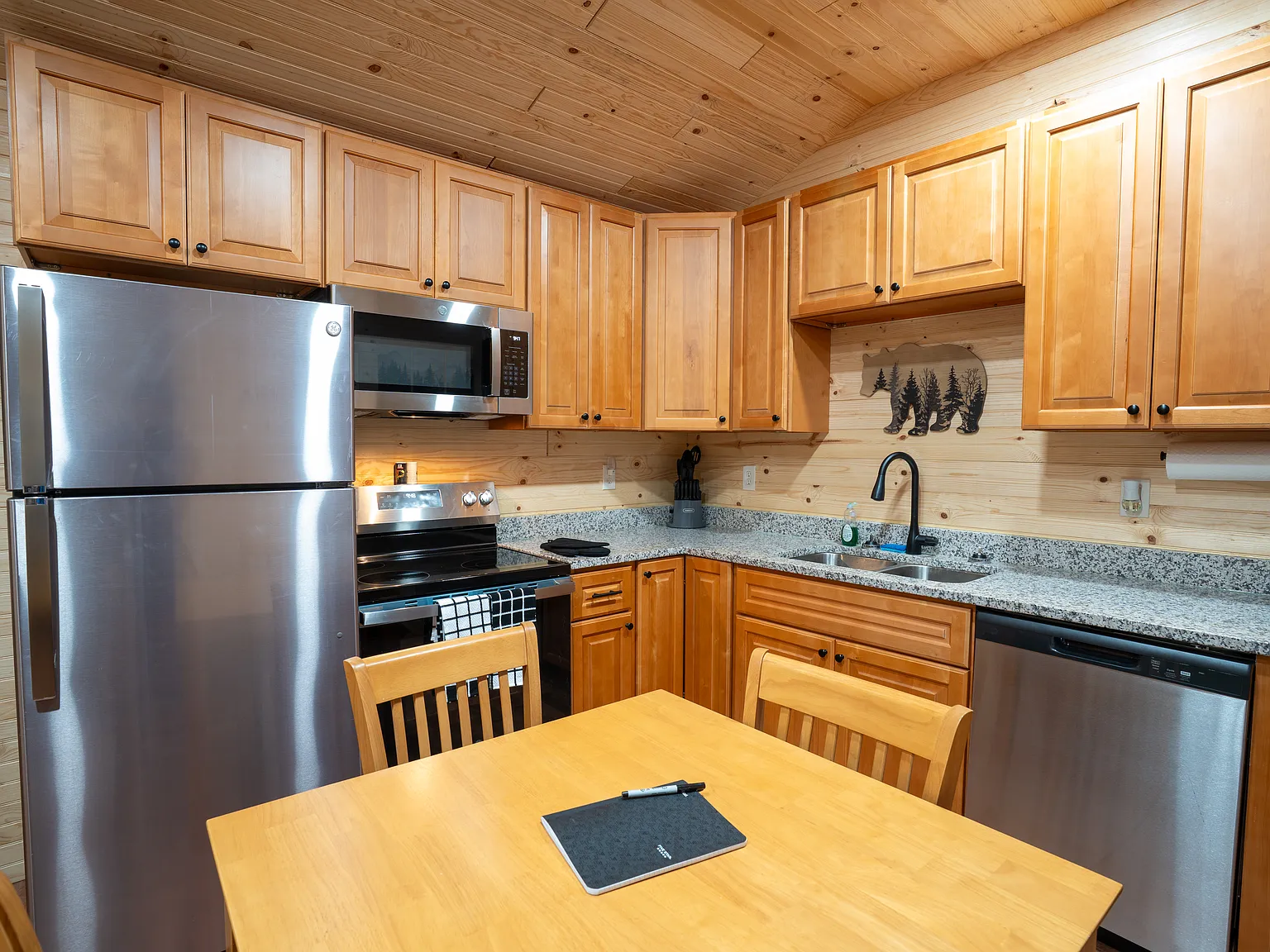 2 bed, 560 sqft, $1,400 — Photo 4