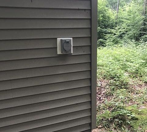 3rd image of 4120 Woodview Trl