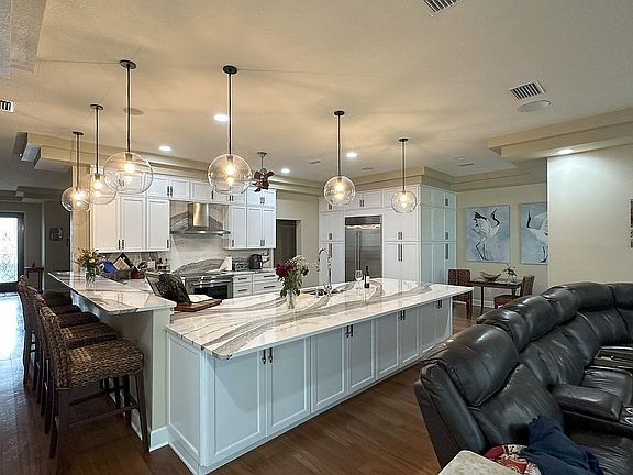 3rd image of 301 Lake Kell Ct