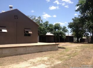 406 Trade, Pleasanton, TX 78064