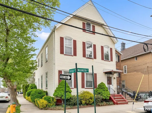 79 Washington St, Harrison, NJ 07029