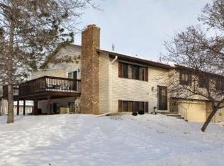 9530 Kingsview Ln N, Maple Grove, MN 55369