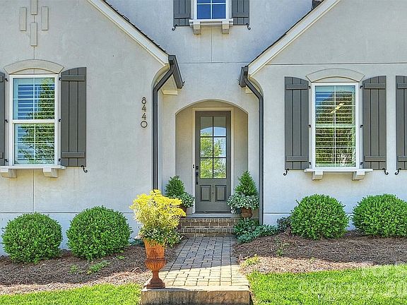 2nd image of 8440 Bassinger Dr