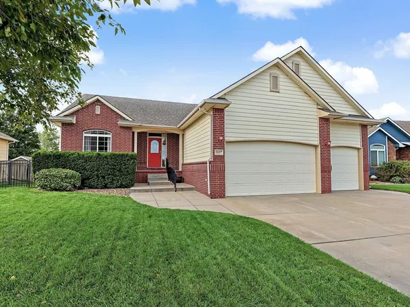 3037 N Triple Creek Dr, Derby, KS 67037