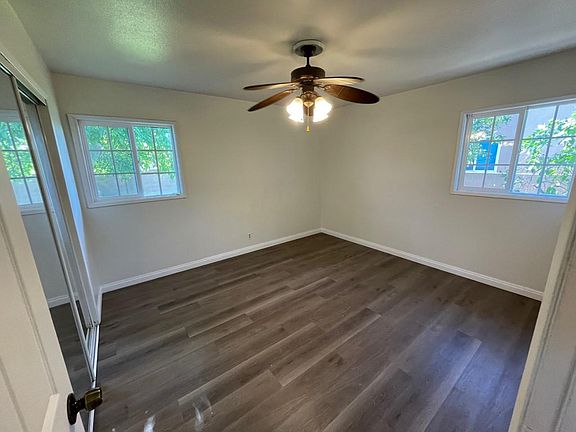 3rd image of 413 S Benwood Dr