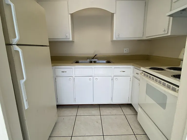2767 Jackson St — Photo 2
