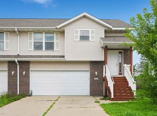 207 Watercress Rd, North Liberty, IA 52317