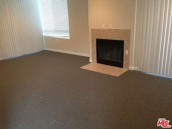 5th image of 5143 White Oak Ave Unit 201