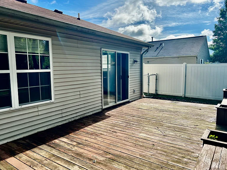 237 Cromwell Ct — Photo 24