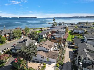 2485 Orchard Ave, Sidney, BC V8L 1V4