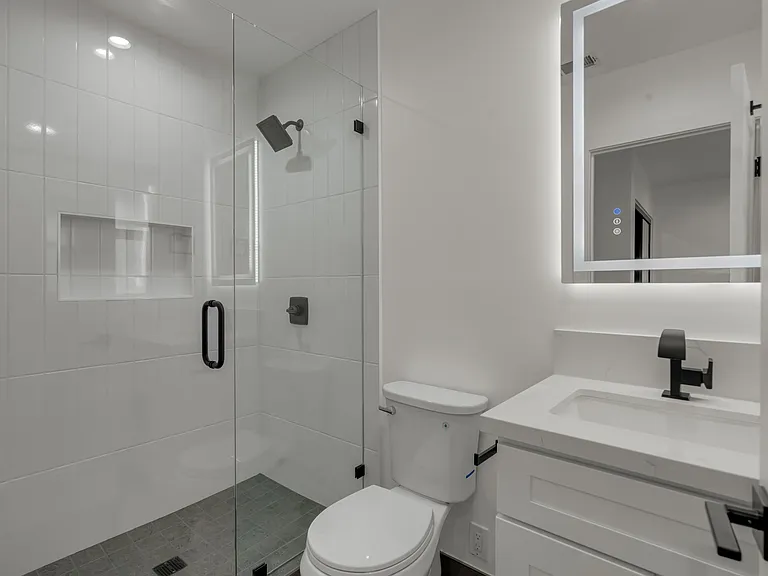15208 Fernview St #15208 — Photo 15