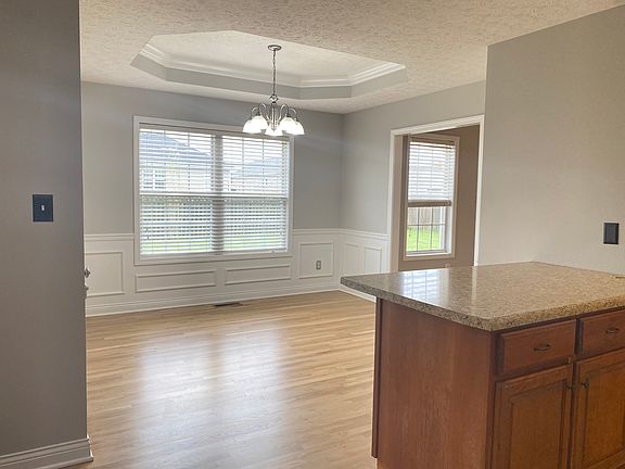 4th image of 3349 Fair Oaks Cir