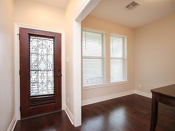 5th image of 107 Harbor Court Dr