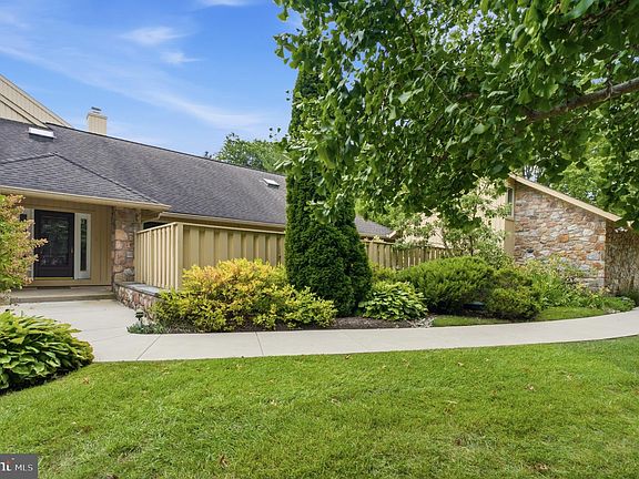 2nd image of 1166 Saint Andrews Rd
