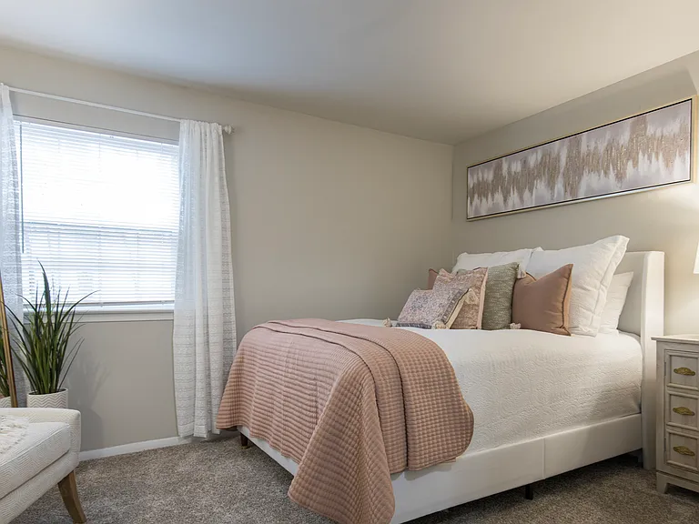 Harbor Village Apartments — Photo 13