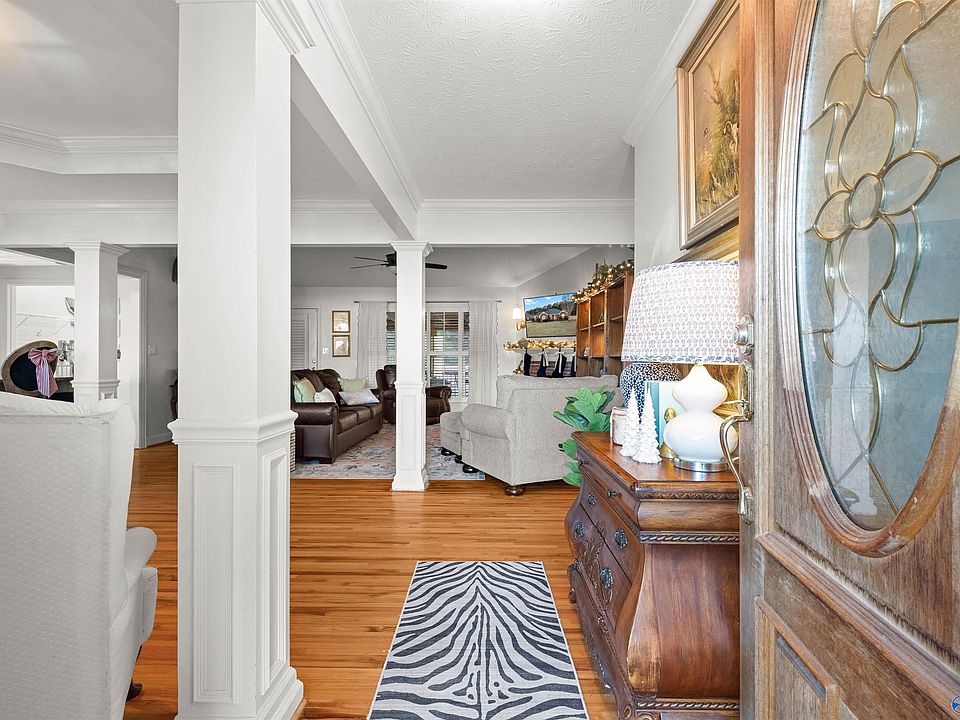 10 Fox Chase Dr, Hokes Bluff, AL 35903 | Zillow