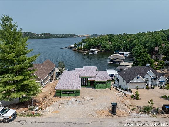 4th image of 562 Grand View Dr