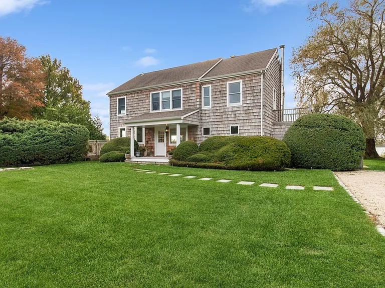 102 Mill Pond Ln — Photo 3