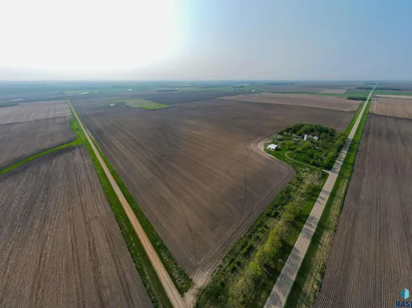 22526 478th Ave, Flandreau, SD 57028