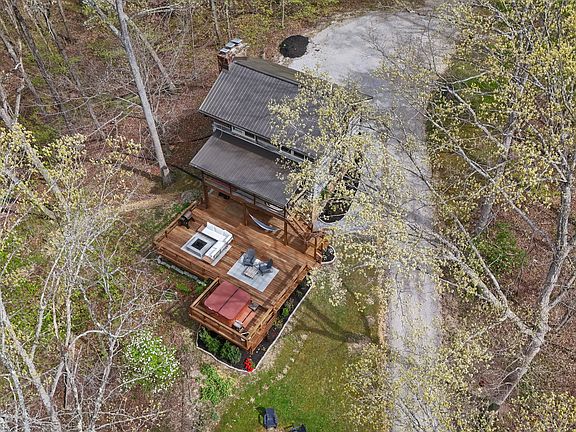 4th image of 2150 Echo Lake Ln