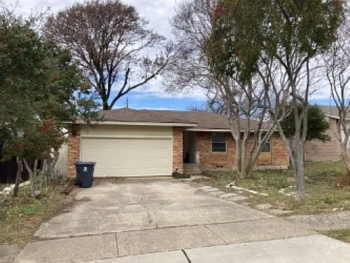 3 bed, 1194 sqft, $2,400 — Photo 1