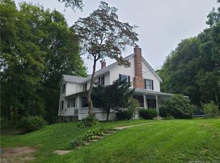93 Lake St, Moosup, CT 06354