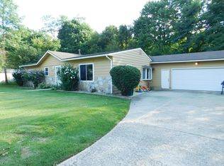 70140 Maple Dr, Edwardsburg, MI 49112