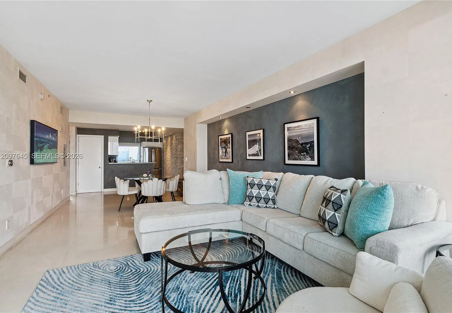 Blue Condo — Photo 4