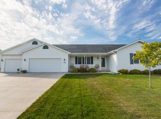 1325 Harvest Moon Dr, Neenah, WI 54956