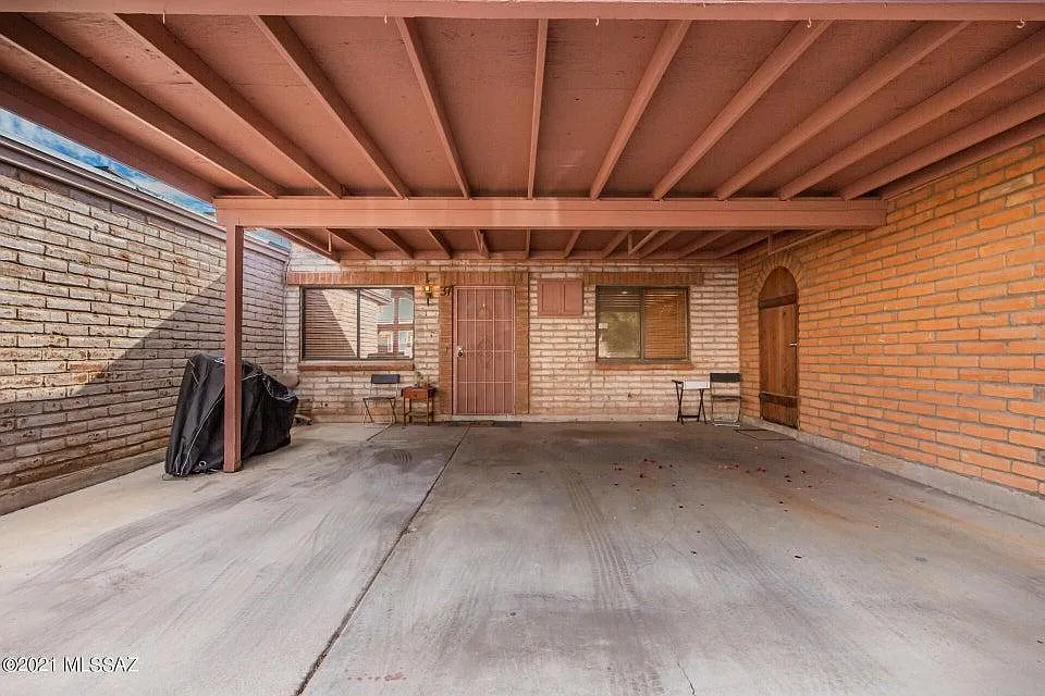 2 bed, 816 sqft, $1,300 — Photo 3