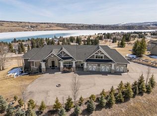 221 E Emerald Bay Dr, Rocky View County, AB T3Z 3G1