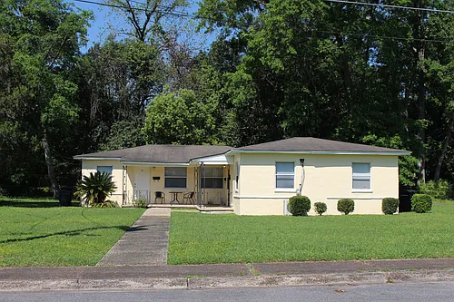 867 Campus Cir #1 Photo 1