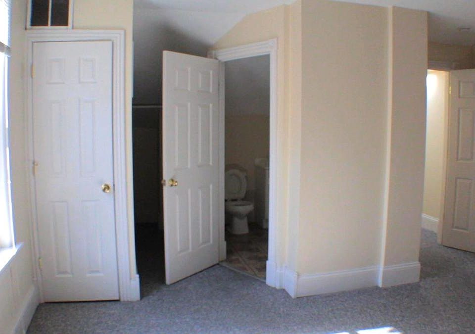 2nd image of 2209 Clifton Ave