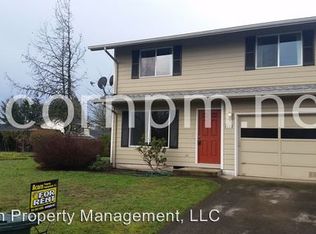 2110 17th St, Springfield, OR 97477