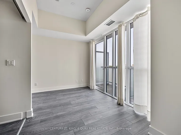 188 Fairview Mall Dr #822 — Photo 8