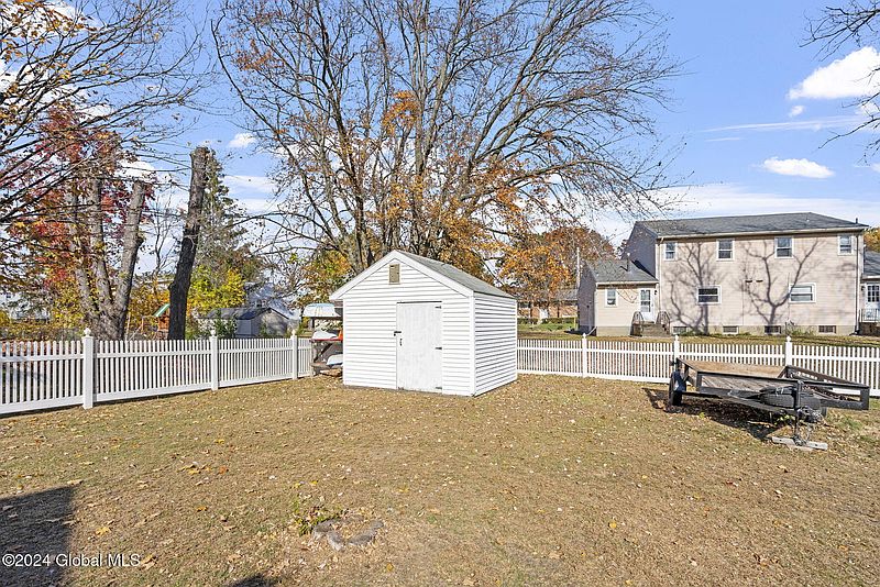5th image of 25 Criswood Drive