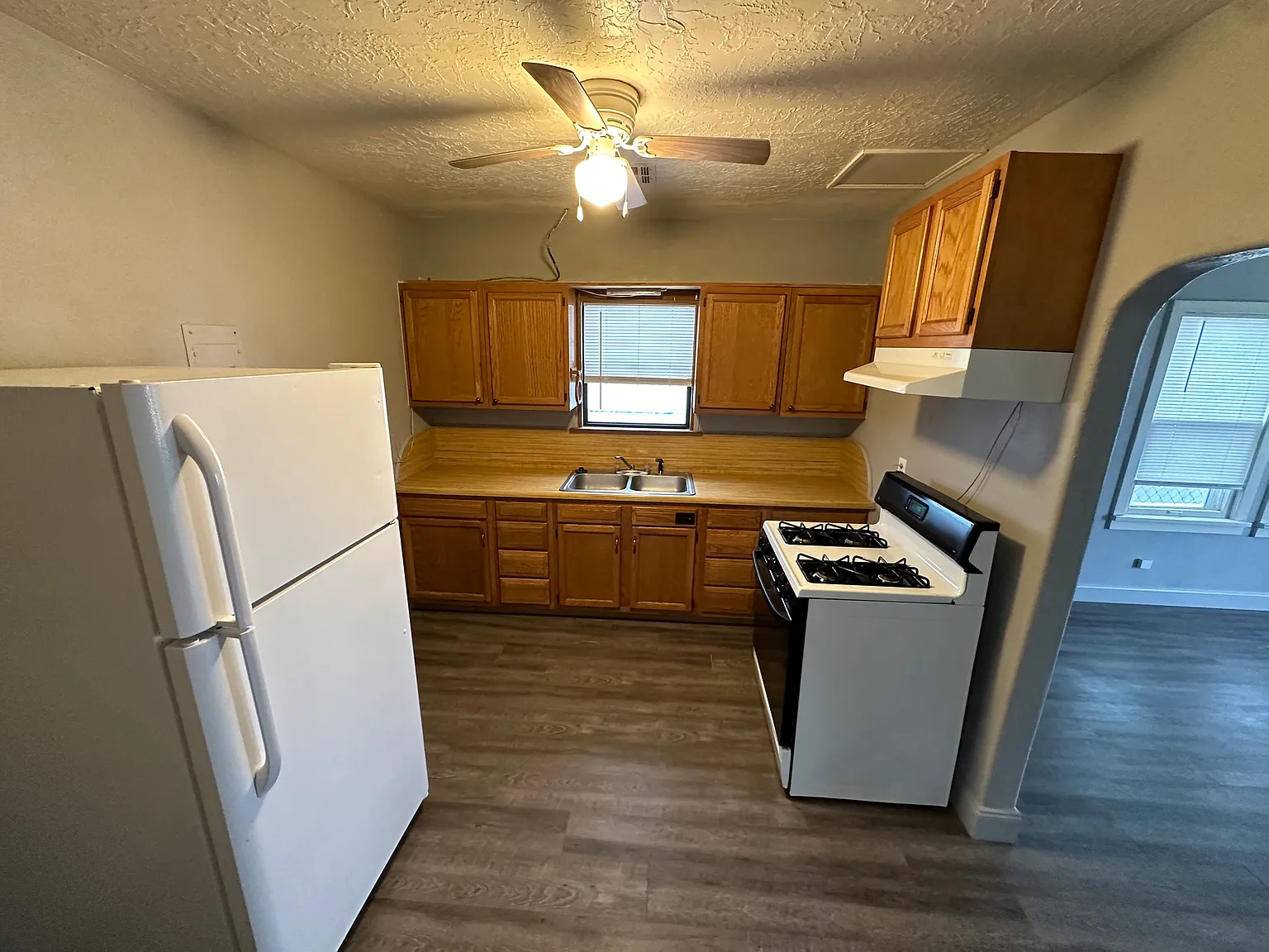 2 bed, 850 sqft, $700 — Photo 3