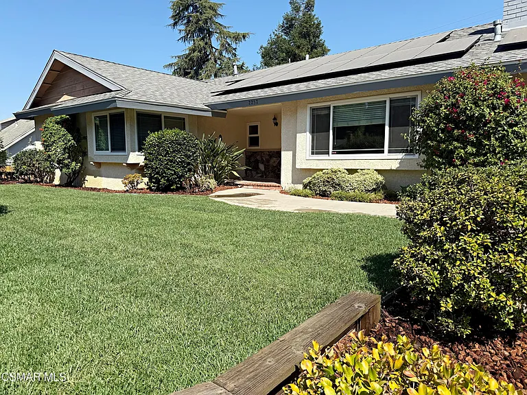 2257 Hood Dr — Photo 3