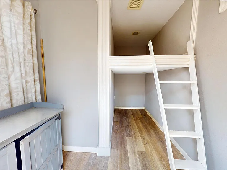 9910 Pine Lake Dr — Photo 48