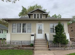 2104 Camanche Ave, Clinton, IA 52732
