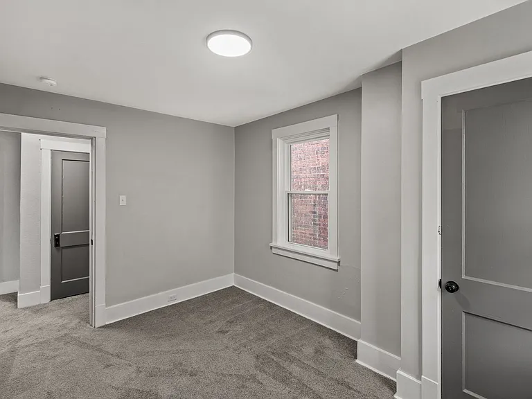 109 W Cherryhill St — Photo 18