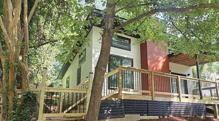 5634 Simpson Ave — Photo 1