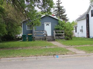 709 Oak Ave, Hatton, ND 58240