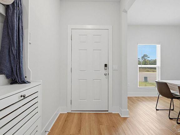 4th image of 9808 Starling Dr