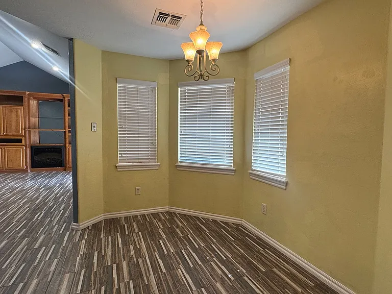 169 NW Copperfield — Photo 9